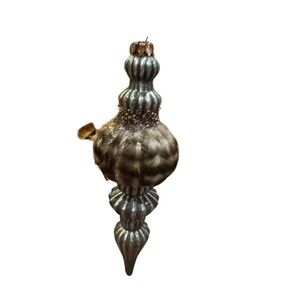 New Holiday lane Macy’s silver w feathers finial Christmas ornament